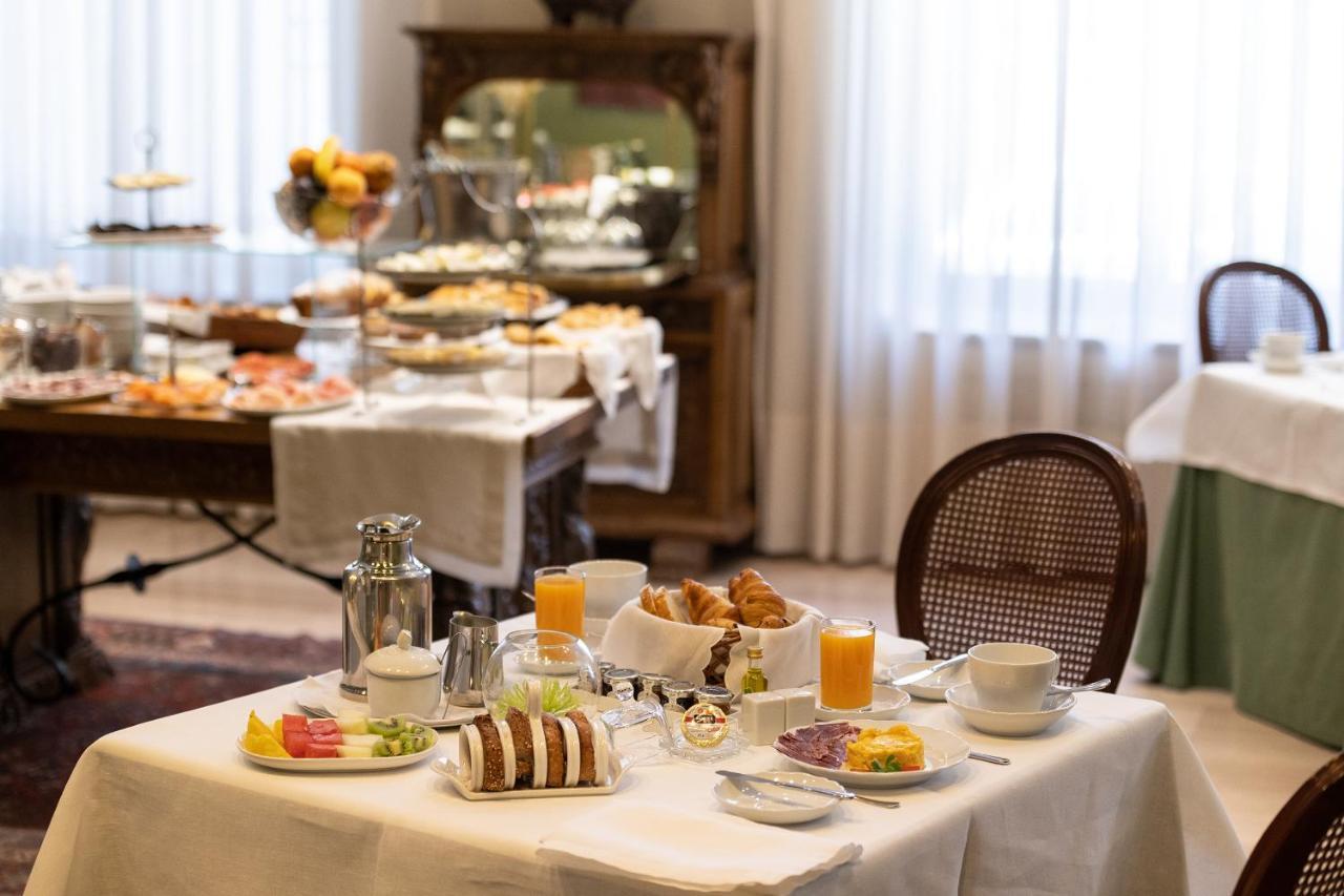 Hotel Rector Salamanca Eksteriør bilde Breakfast at the hotel