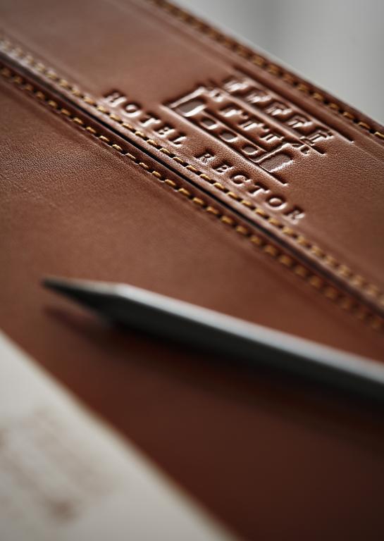 Hotel Rector Salamanca Eksteriør bilde Detail of a leather shoe